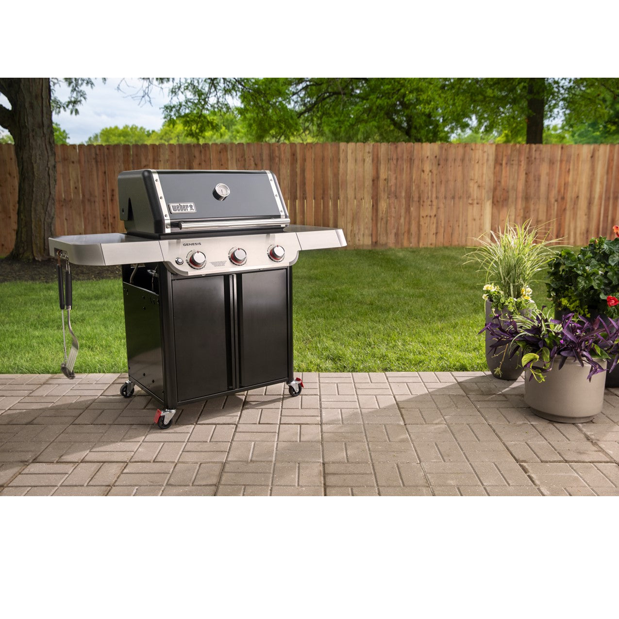 Weber Genesis E-315 Gas Grill Canada | Luxe Barbeque Company Winnipeg