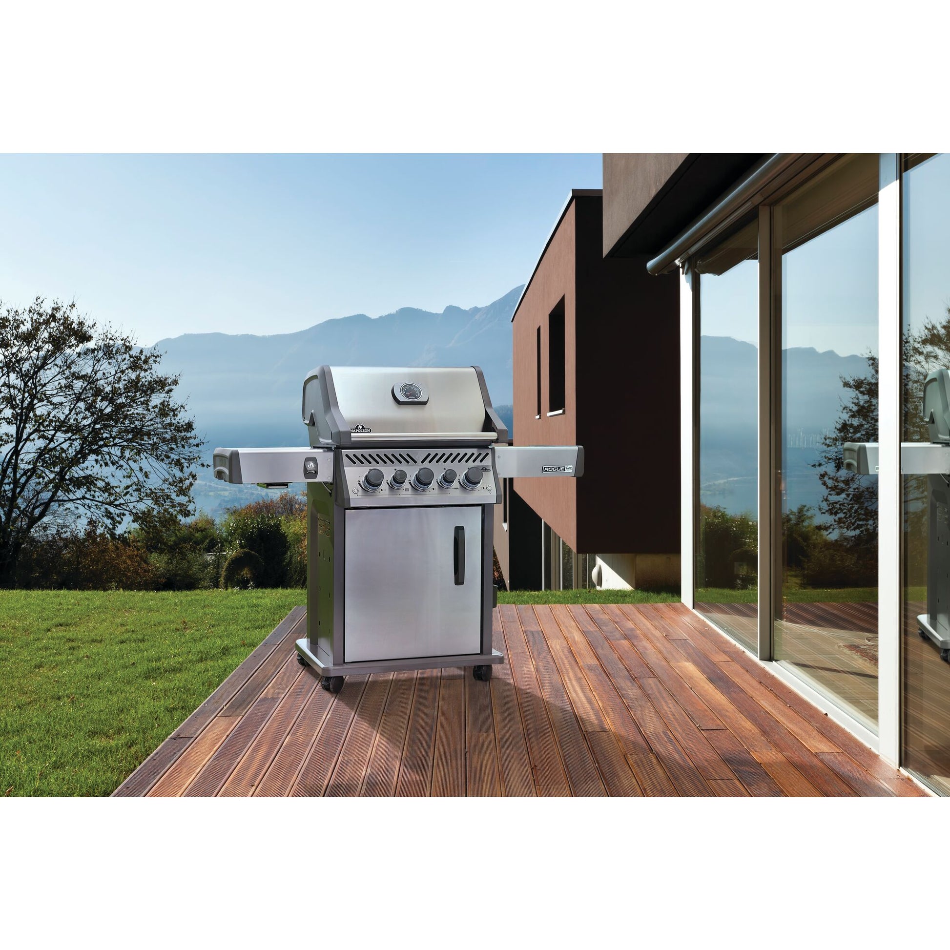 Napoleon Rogue Pro-S 425 SIB Gas Grill Canada | Luxe Barbeque Company Winnipeg