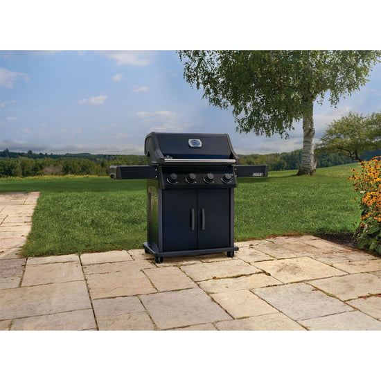 Napoleon Rogue 525 Gas Grill Canada | Luxe Barbeque Company Winnipeg
