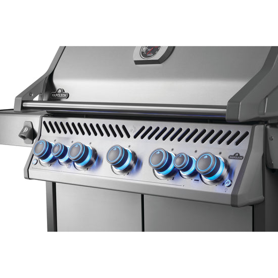 Napoleon Rogue Pro-S 625 RSIB Gas Grill Canada | Luxe Barbeque Company Winnipeg