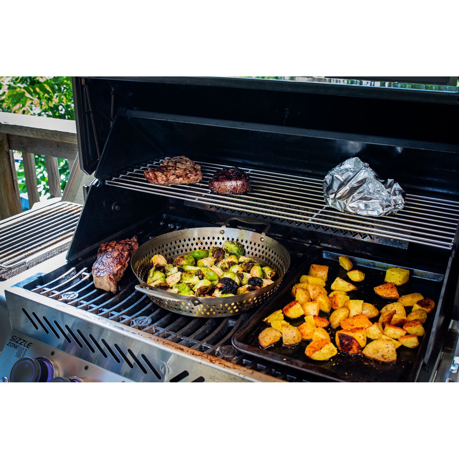 Napoleon Prestige 500 Gas Grill Canada | Luxe Barbeque Company Winnipeg