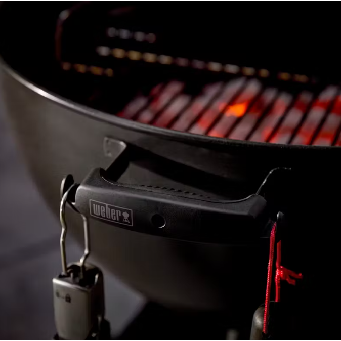 Weber 22" Original Kettle Stealth Edition Canada | Luxe Barbeque Company Winnipeg