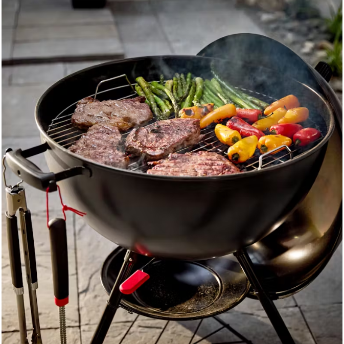 Weber 22" Original Kettle Stealth Edition Canada | Luxe Barbeque Company Winnipeg