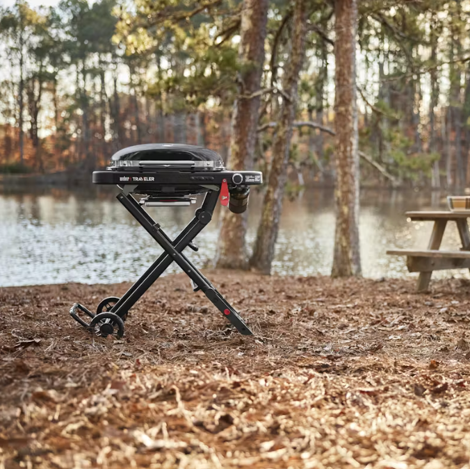 Weber Traveler Compact Portable Gas Grill Canada | Luxe Barbeque Company Winnipeg